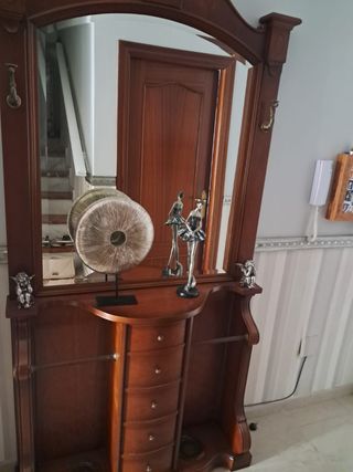 Entradita madera marrón