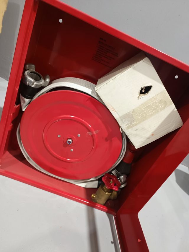 Armarios anti incendios con manguera