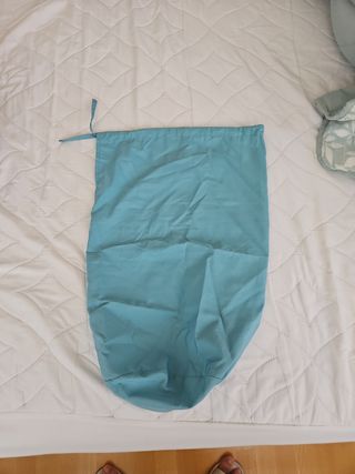 Colcha ikea azul celeste con cojines + relleno