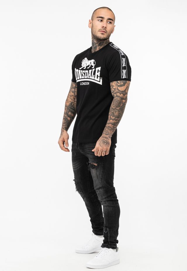 Camiseta Lonsdale London. Hay tallas