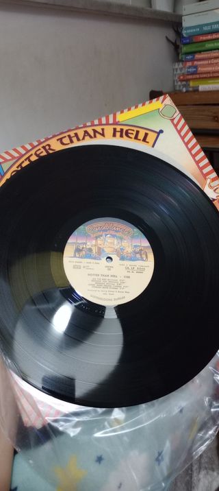 Vinile KISS – Hotter Than Hell, 1974