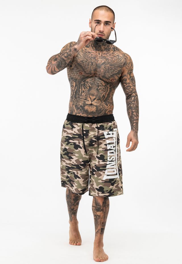 Bañador tipo bermuda Lonsdale London. Hay tallas