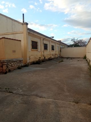 Nave industrial en Teruel