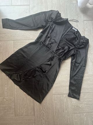 Vestido satinado negro de Inside  NUEVO sin etiquetas Talla L