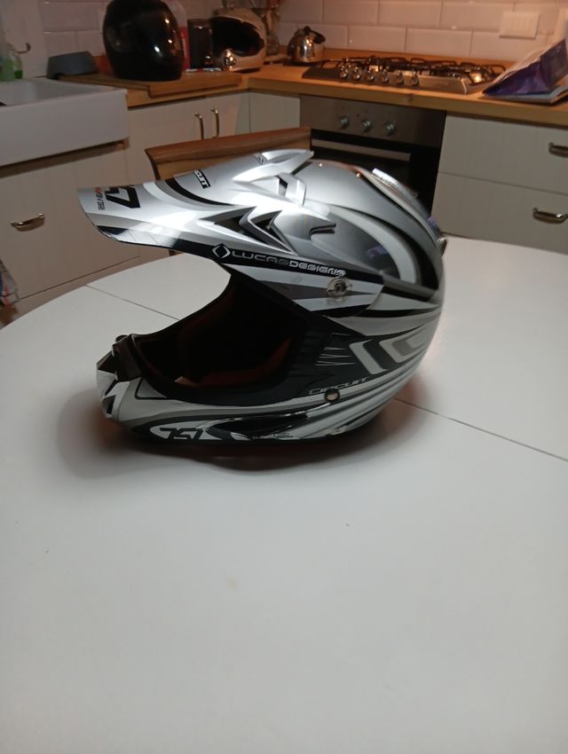 Casco Cross Seven TSR circuit