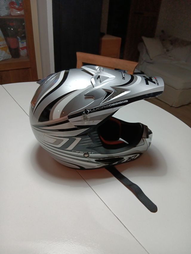 Casco Cross Seven TSR circuit