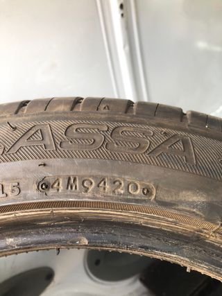 Neumatico 215 50 17 lassa