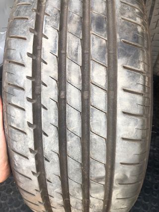 Neumatico 215 50 17 lassa