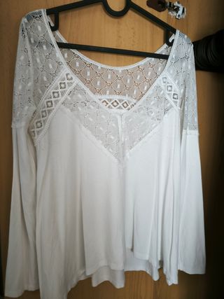 Blusa blanca Stradivarius