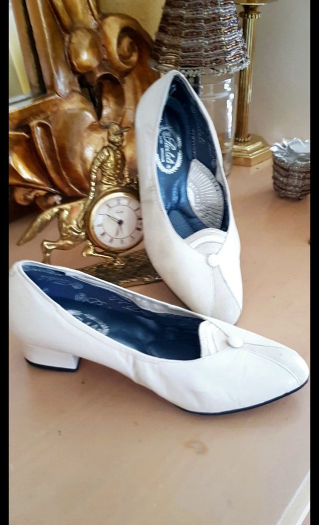 Sapatos lounge em pele, tamanho especial