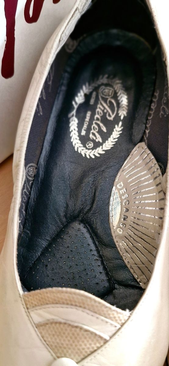 Sapatos lounge em pele, tamanho especial