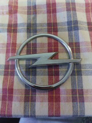 Emblema da mala Opel Astra H