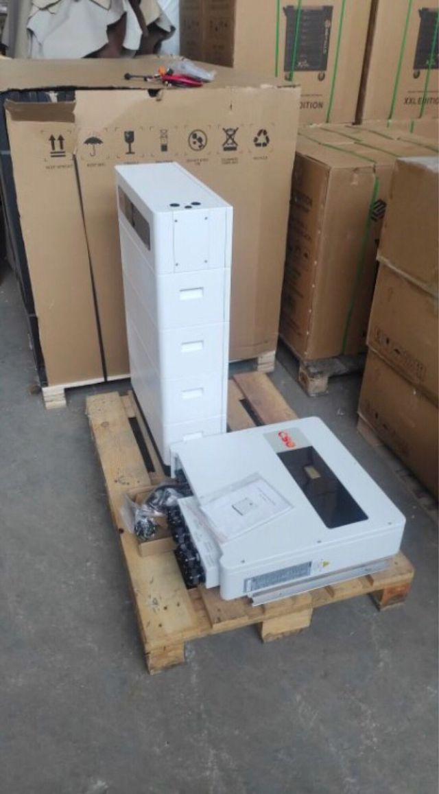 Almacenamiento fotovoltaico 10 kWh + inversor híbrido 15 kW