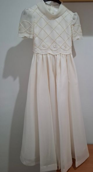 Vestido comunión niña de la firma Valdes y Pastor