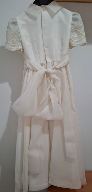 Vestido comunión niña de la firma Valdes y Pastor