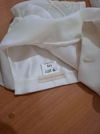 Vestido comunión niña de la firma Valdes y Pastor