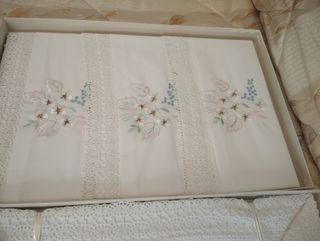Lenzuola cotone ricamate + 3 asciugamani