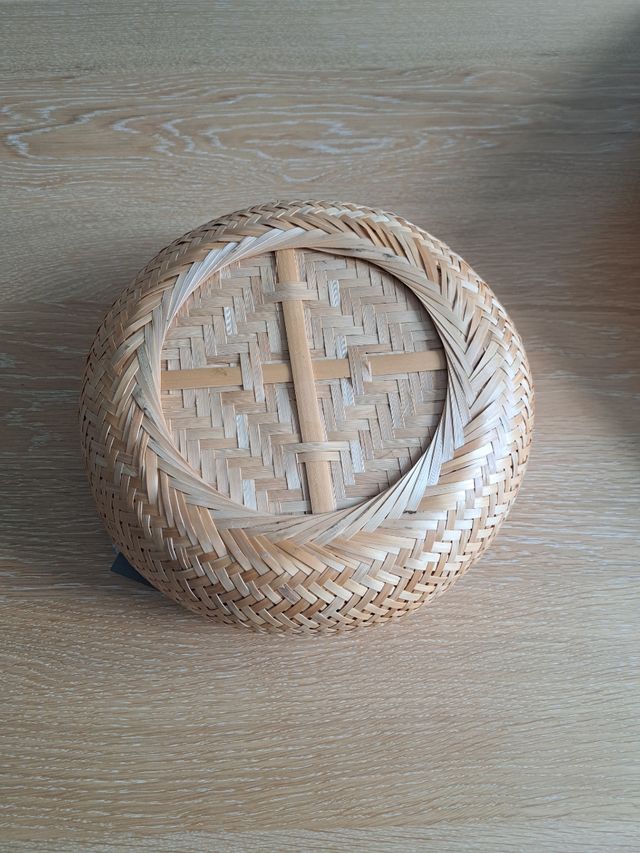 Centro mesa mimbre: nuevo con etiqueta