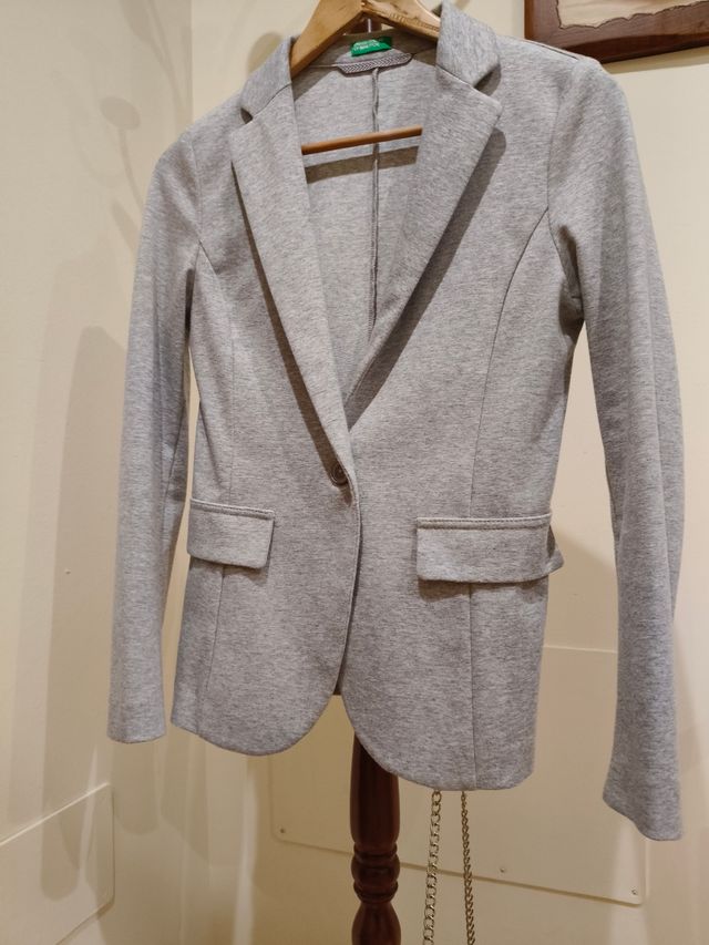 Americana gris - Talla S- Entallada.