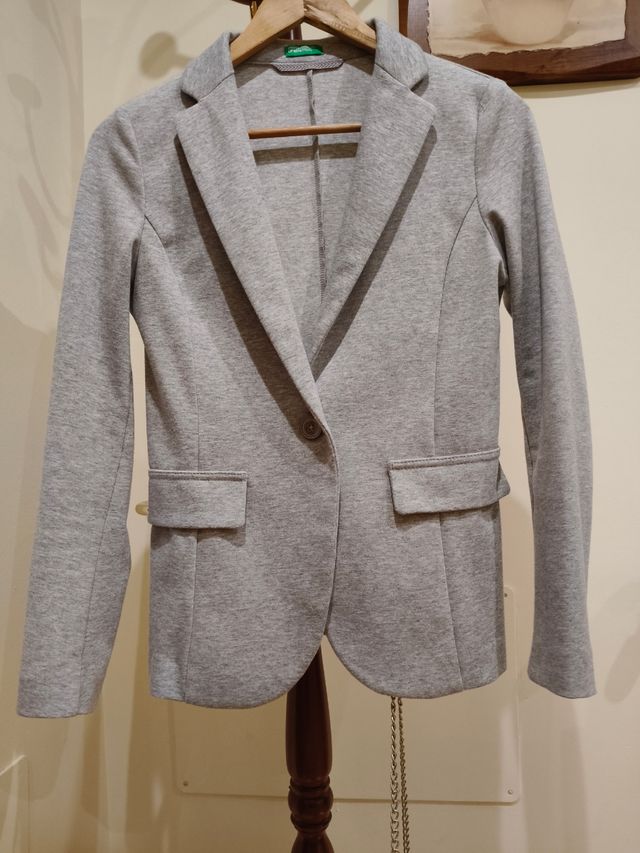 Americana gris - Talla S- Entallada.