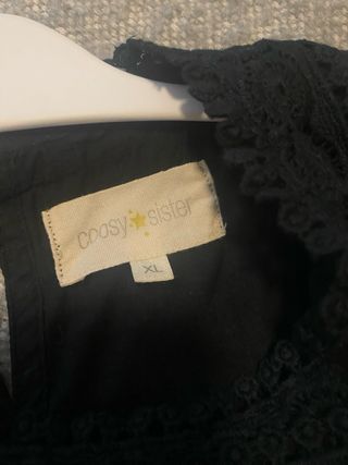 Vestido negro encaje