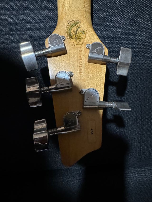 Feito à mão Godin BG5 Bass Plus 6 Presentes 699€