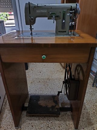 Máquina coser Wertheim antigua