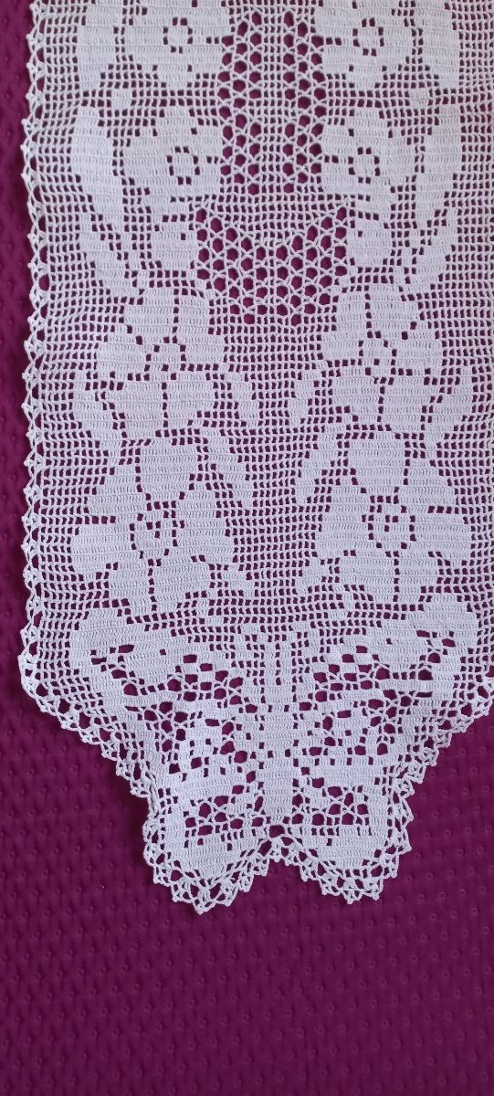 Tavolo all'uncinetto Camino