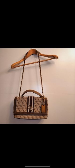Bolso Guess bandolera beige y marrón