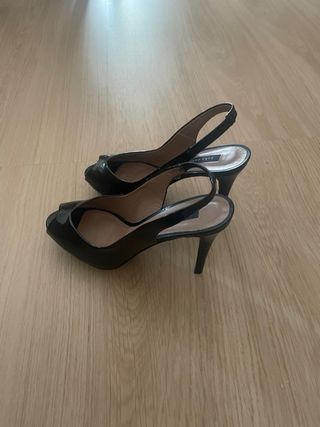 Zapatos vestir con mucho tacón, piel con brillo. N