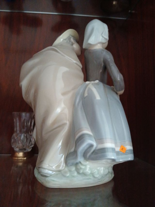 Lladró Beso Furtivo: Figura Antigua