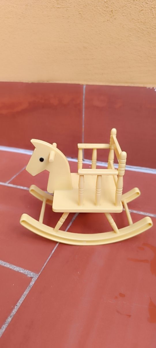 Caballito balancín Barriguitas Famosa