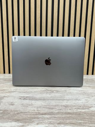 MacBook Pro 15" 2016 i7 16gb 500gb SSD