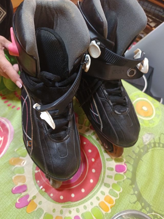 Patines en línea talla 39,5, con bols y como nuevo