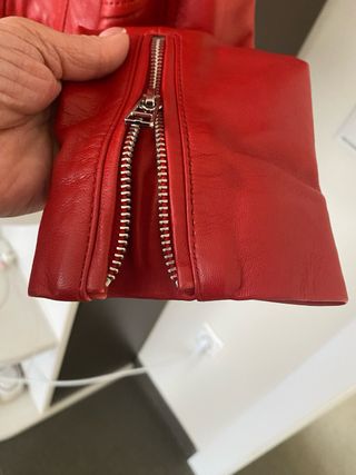 Cazadora piel roja Stradivarius - Talla S