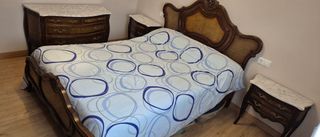 DORMITORIO CLÁSICO CAMA + 2 MESITAS + 1 CÓMODA