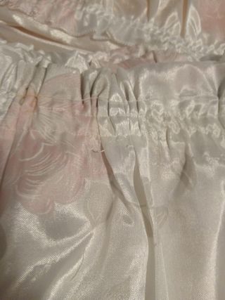Tende satin beige con mantovana