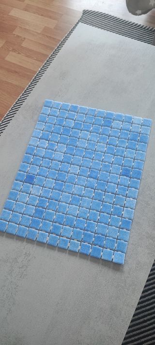 Mosaico piscina azul nuevo. 