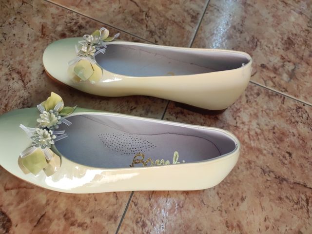 Manoletinas niña charol beige nº36