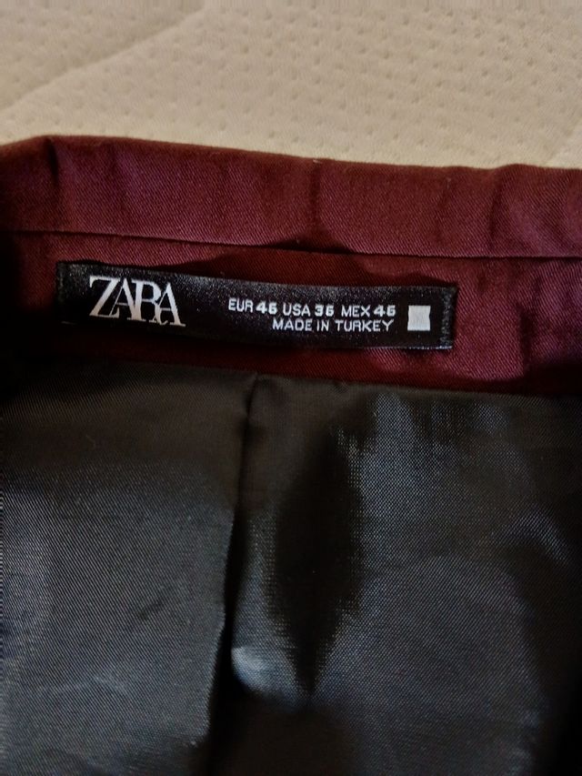 Traje vinotinto boda/graduación