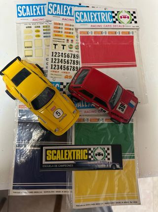 Scalextric: 2 coches + pegatinas
