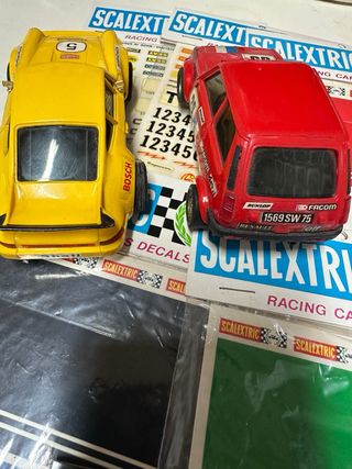 Scalextric: 2 coches + pegatinas