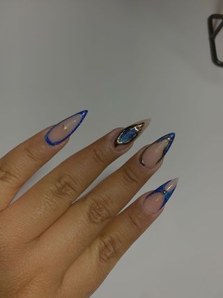 Uñas acrílicas - manicura 