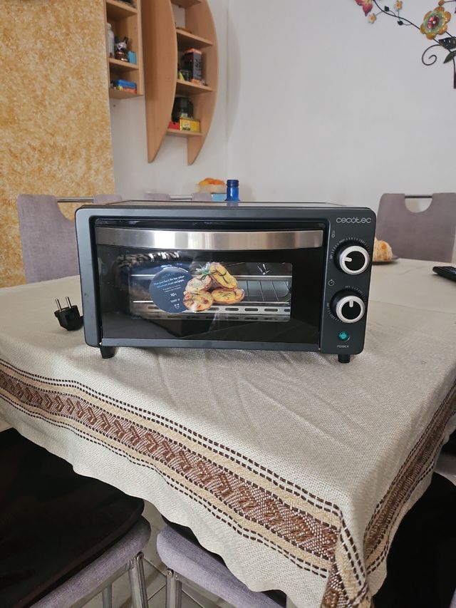 Horno Cecotec pequeño