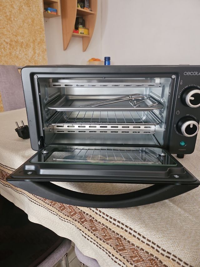 Horno Cecotec pequeño