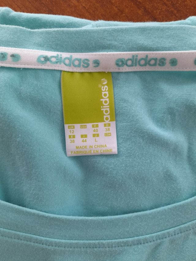 Camiseta Adidas turquesa talla 38