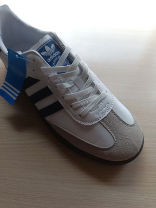 Zapatillas Adidas 44 blancas y grises