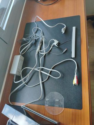 Wii Negra - Consola + 2 Wiimotes