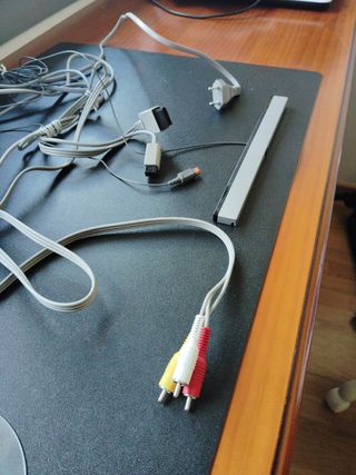 Wii Negra - Consola + 2 Wiimotes