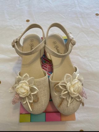 Zapatos niña Bubble Kids beige. Talla 34